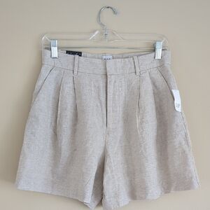 NWT Small Gap 365 High Rise Linen-Blend Short